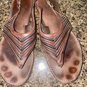 BOTTEGA VENETA BROWN/BLACK SANDAL. RESOLED….. EXCELLENT CONDITION….. I AM AN 8